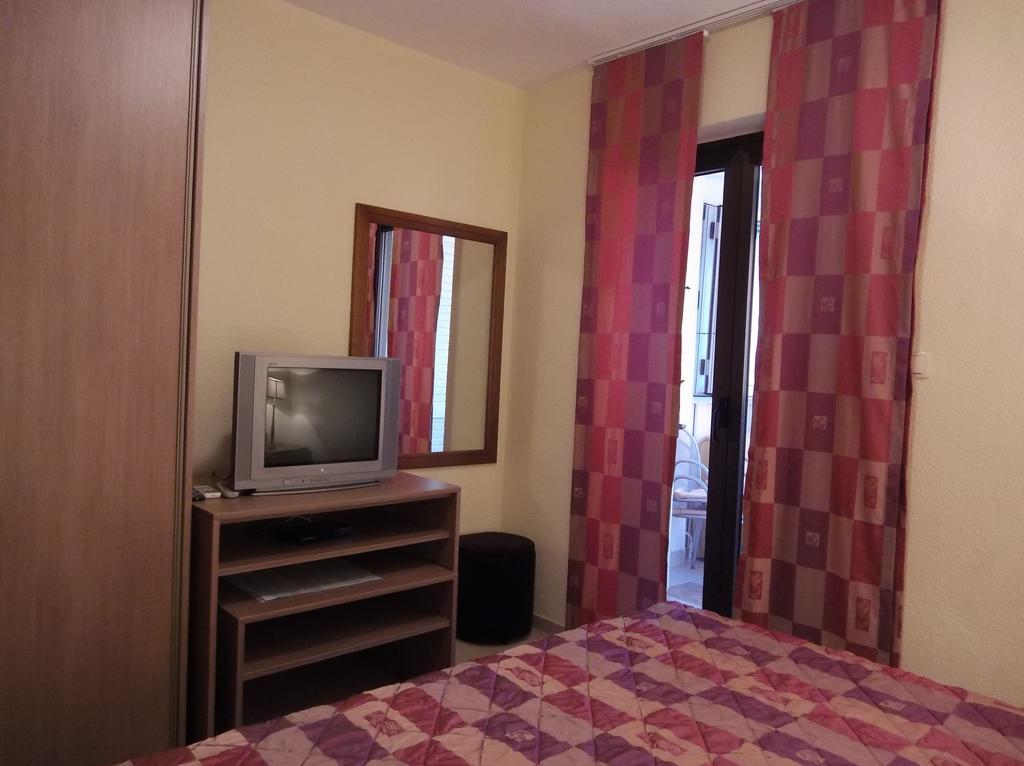 Apartments Zovko Tučepi Екстериор снимка
